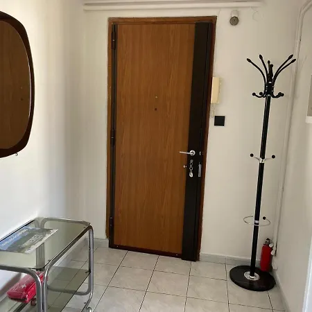 Flat In Centre Of ! *