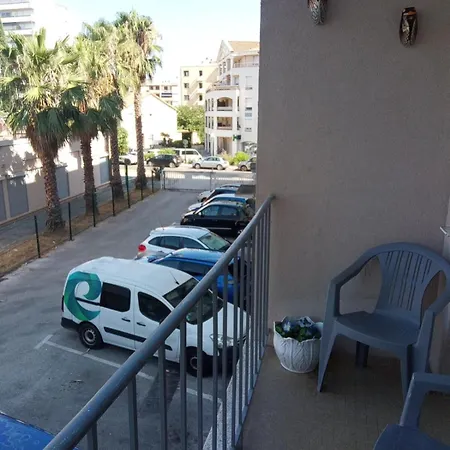 Flat In Centre Of ! * Hyères