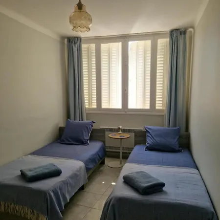 Flat In Centre Of ! * Hyères