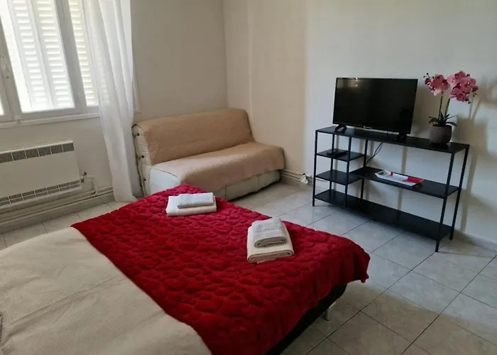 Flat In Centre Of ! Lejlighed Hyères