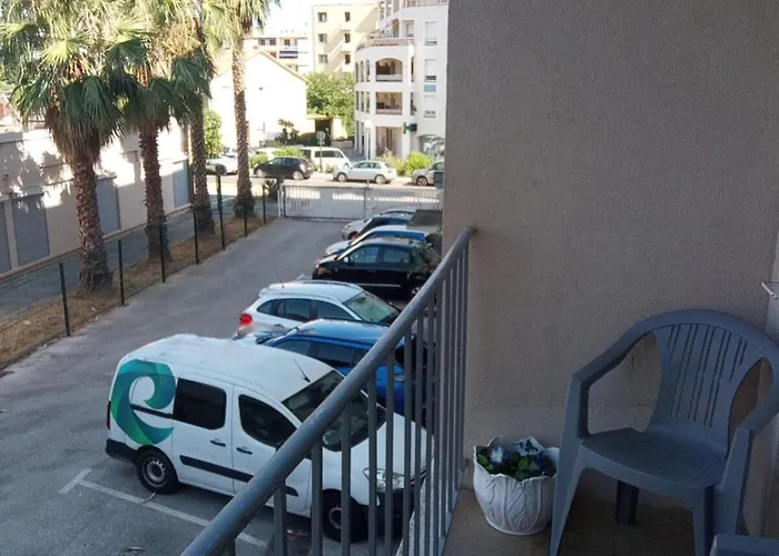 Flat In Centre Of ! * Hyères