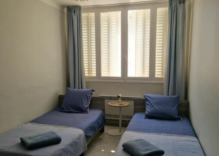 Flat In Centre Of ! * Hyères